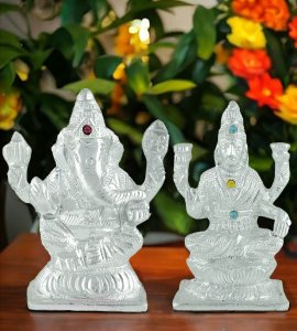 Ganesh and lakshmi maa: Beautiful Hand Carved, Hindu God Goddess Set of Ganesha and Lakshmi.